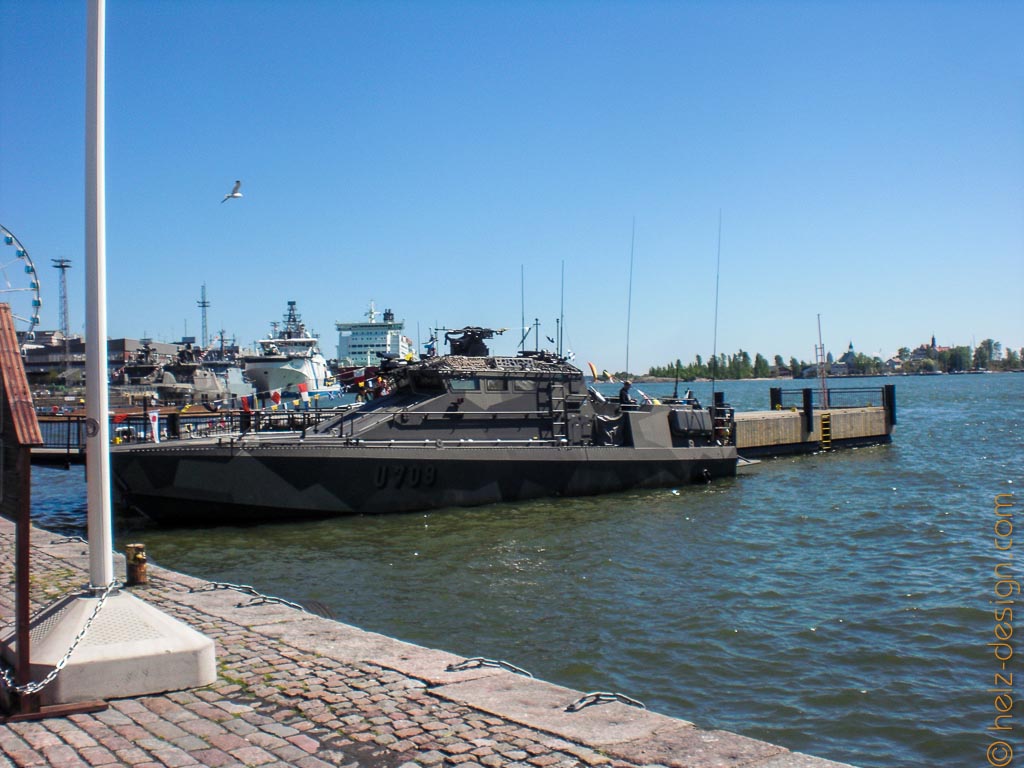 Militärische Schiffe im Hafen