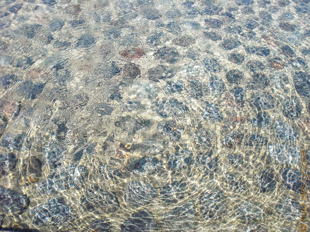 Wellen im Becken vor Munkkisaari
