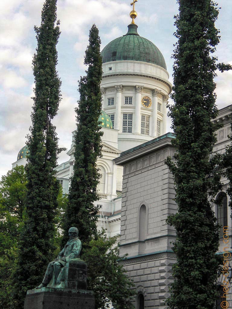 Snellmanin patsas – Snellman Denkmal  und Tuomiokirkko