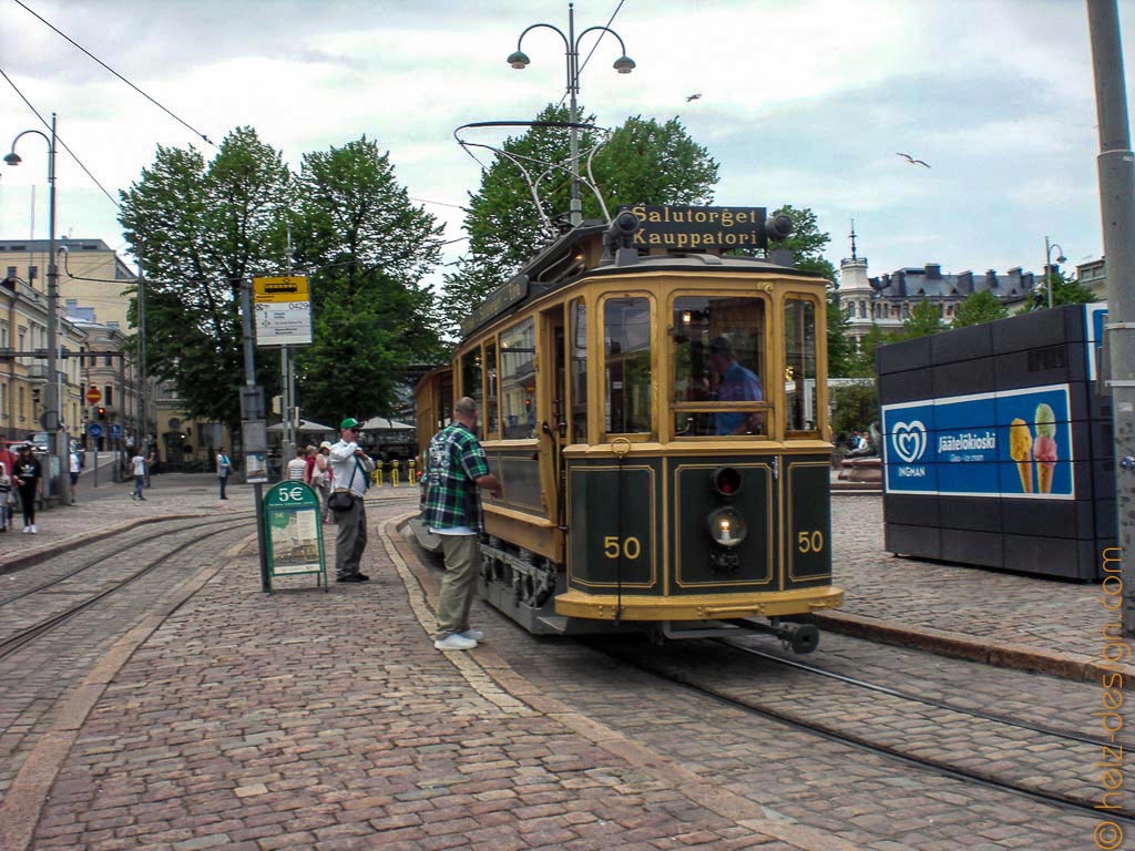 Alte Tram für Touristenrundfahrten
