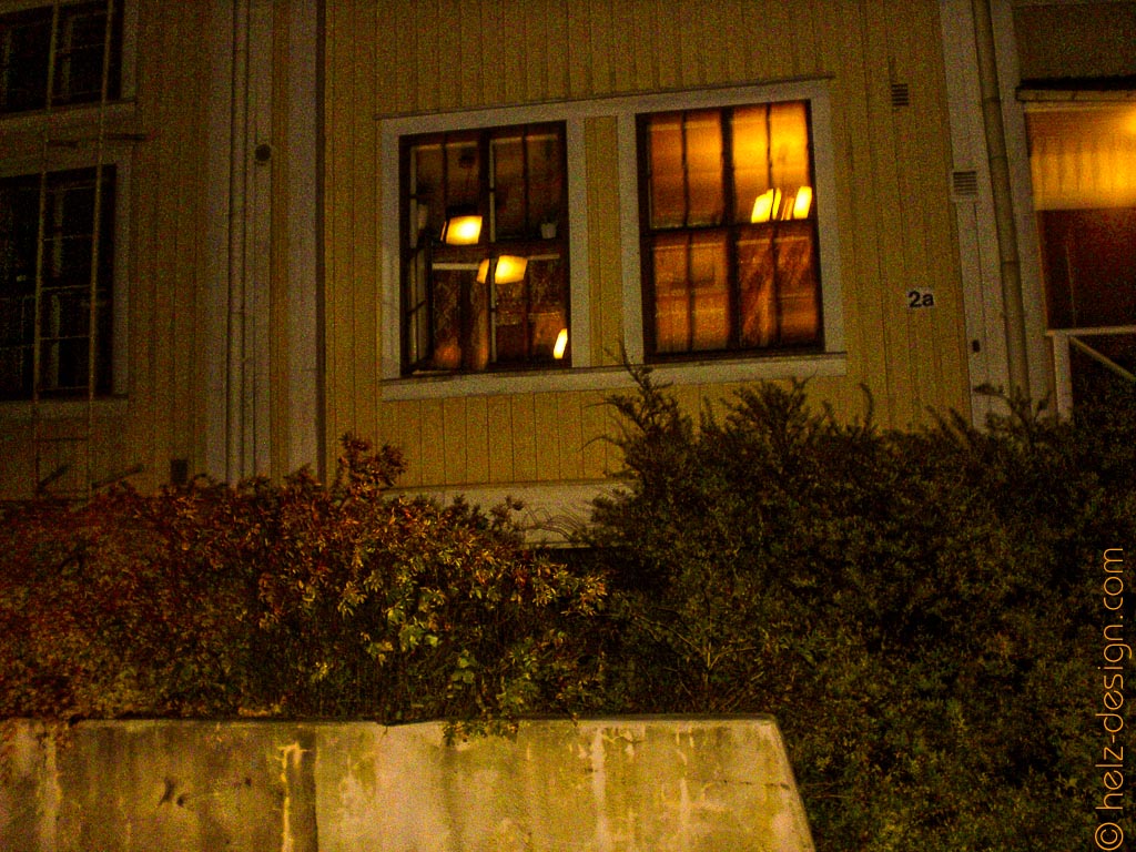 Ich gestehe: ich spanne gerne in beleuchtete Fenster – Oulunkylänasema