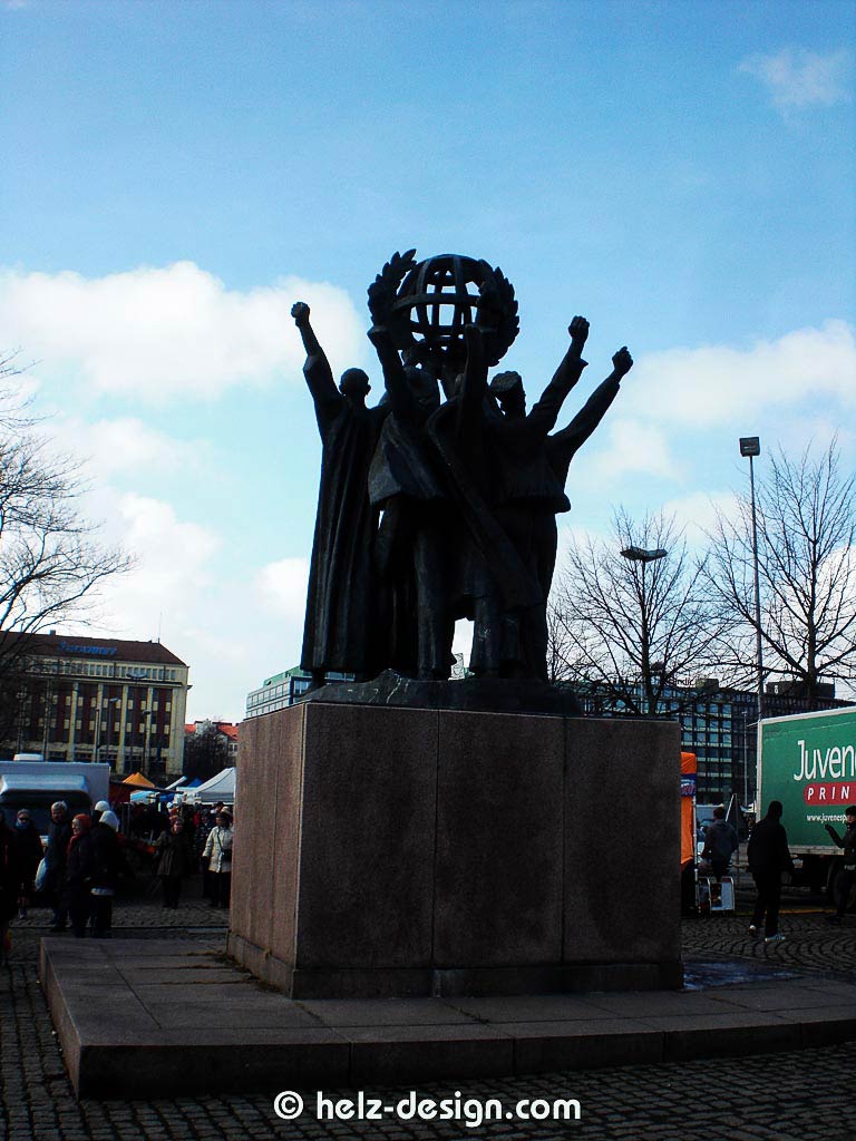 Patsas Maailman rauha – Statue des Weltfriedens