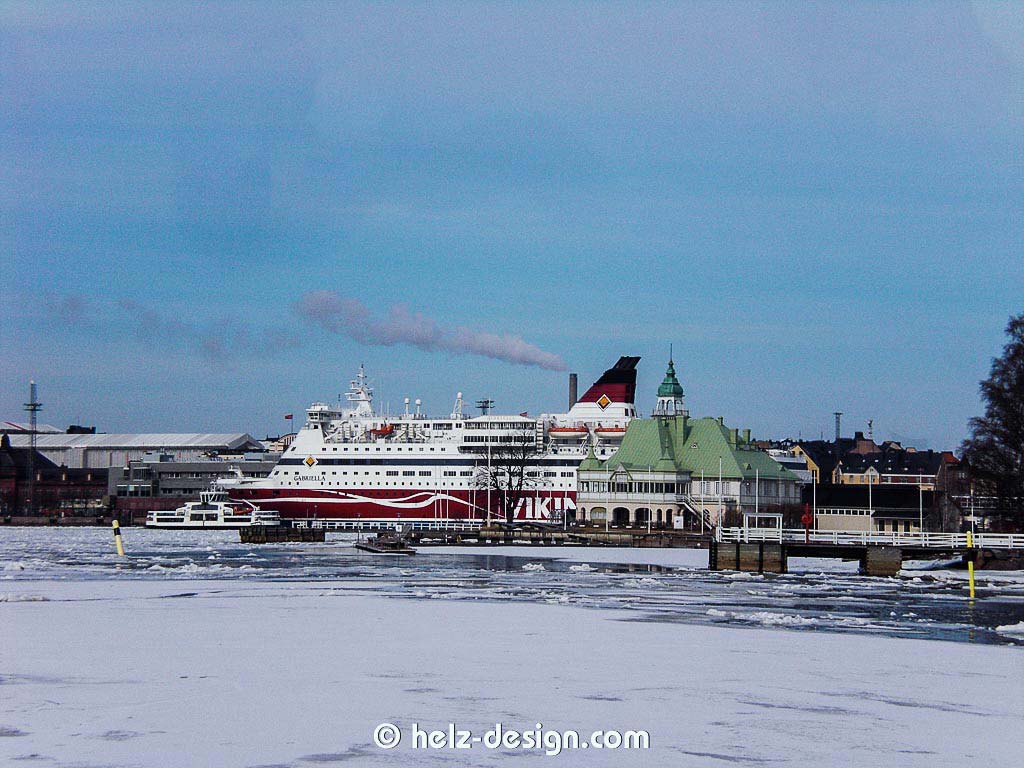 Katajanokka – Fährschiff Viking Line und Valkosaari