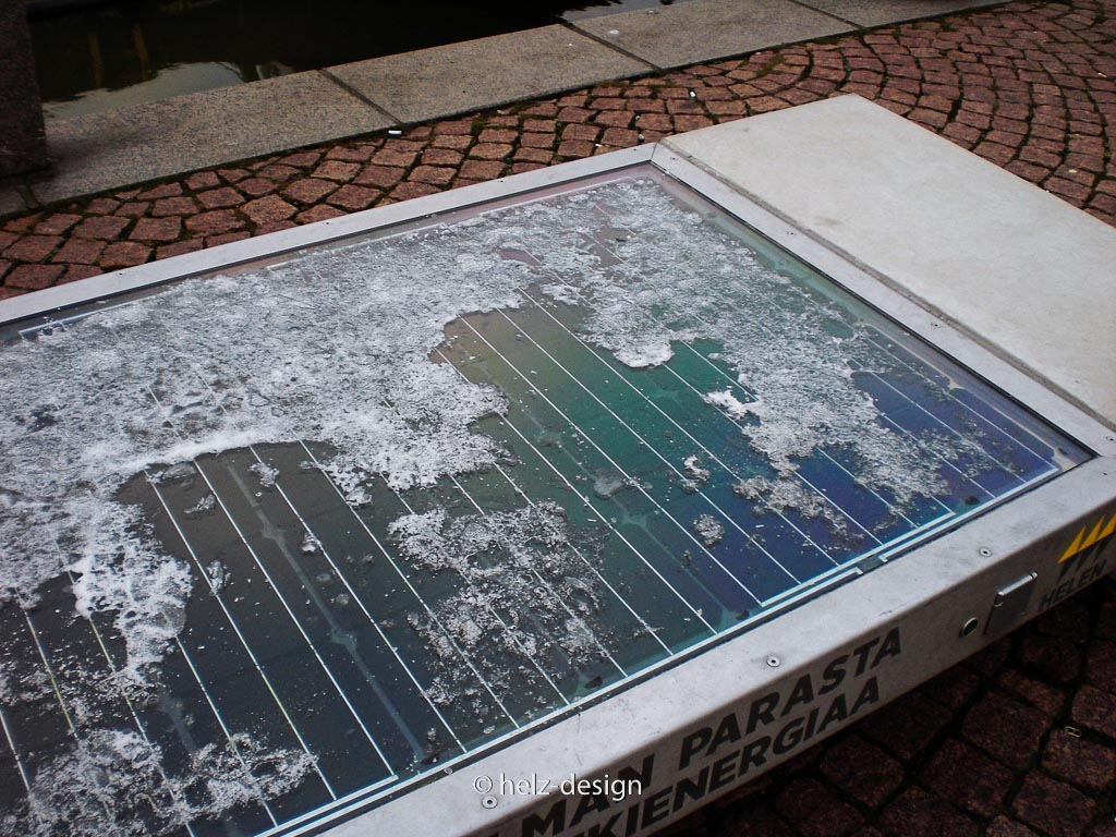 Sonnenkollektoren … erst dachte ich: hei cool ne Landkarte, ist aber nur der Schnee