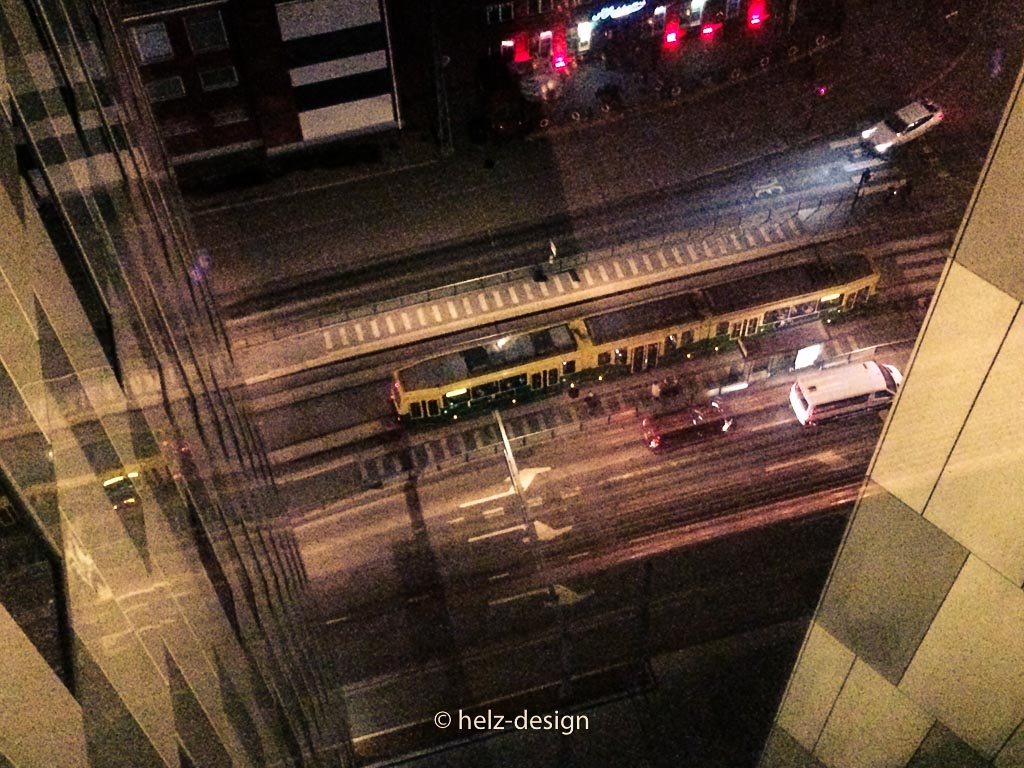 Blick aus dem 16. Stock zur kleinen Tram