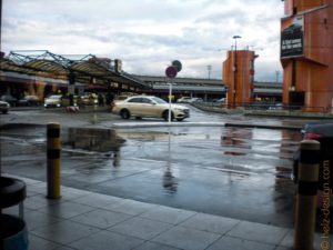 Flughafen Tegel mit tiefen Pfützen