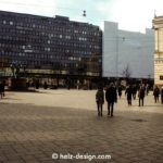 Platz mit den Kolme Sepää an der Aleksanterinkatu