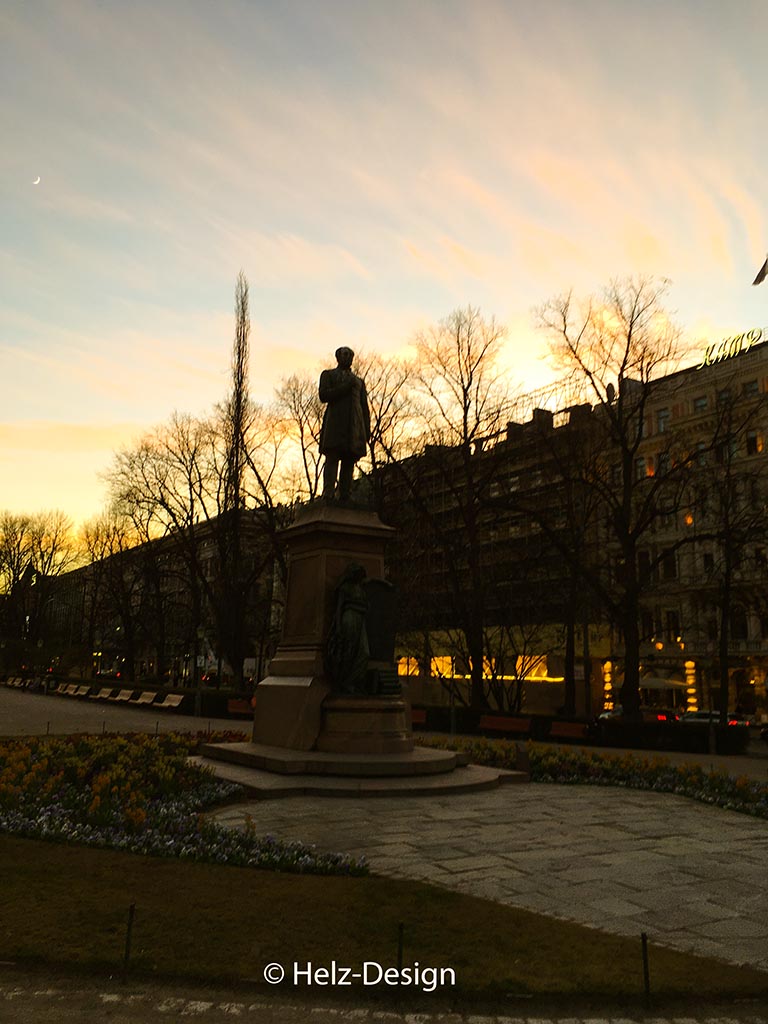 Runebergin Patsas / Runeberg Statue