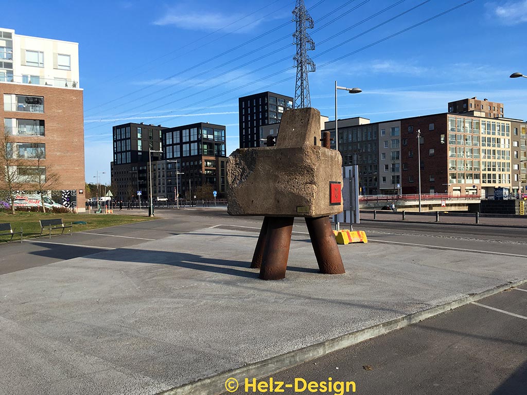 die alte Hafenmole von Sörnäinen – Denkmal für die Dockarbeiter