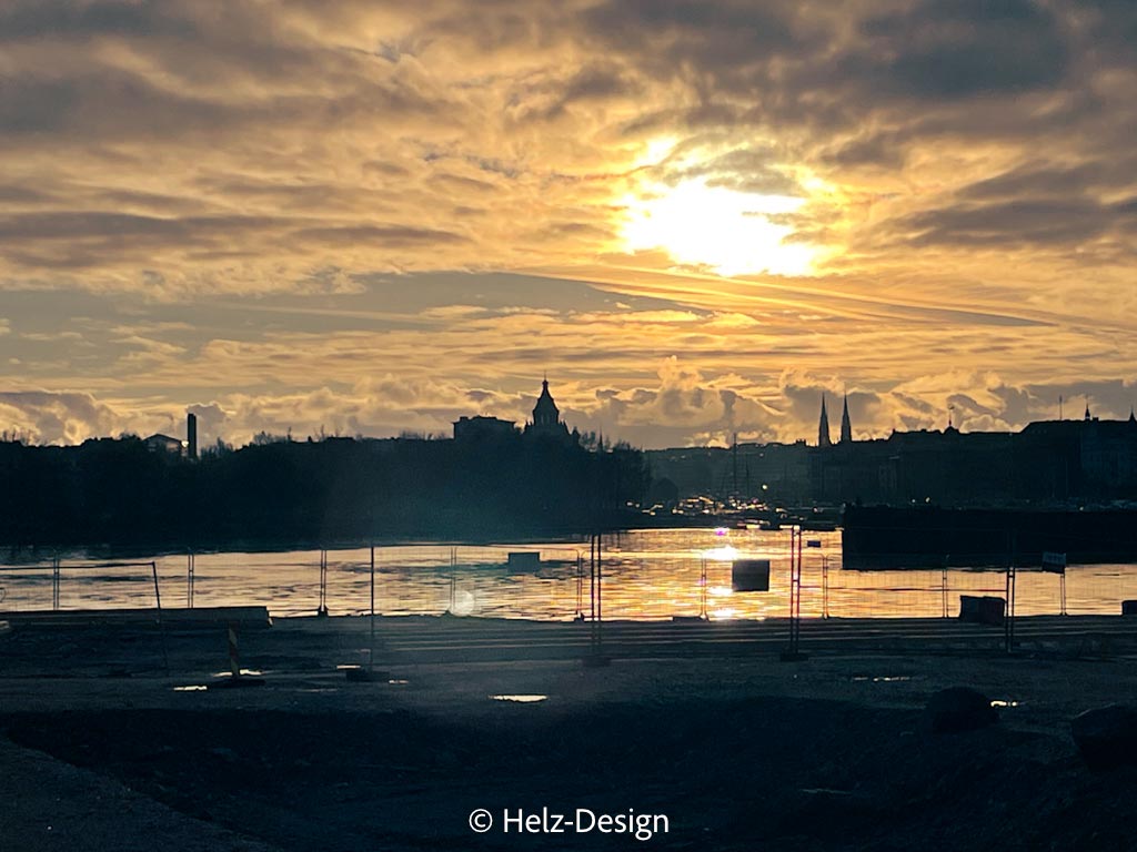 Abendstimmungn über Uspenski Katedraali und Johanneksenkirkko Helsinki