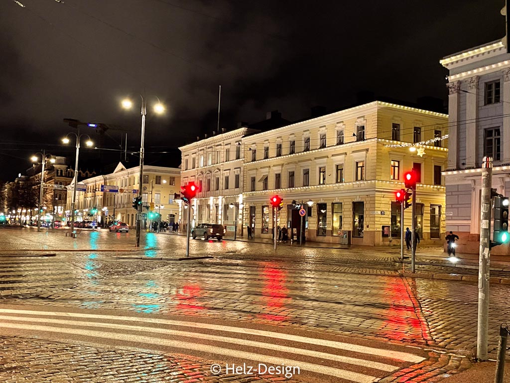 Kreuzung : links: Eteläranta – mitte Pohjoisesplanadi – rechts: Sofiankatu Helsinki