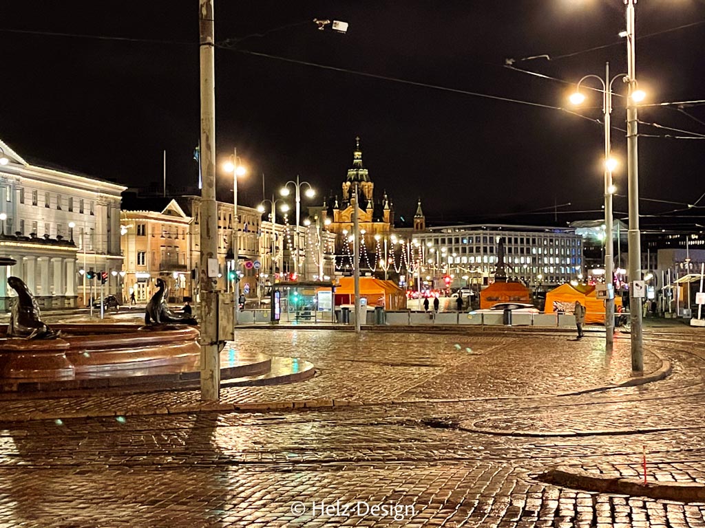 Blick über den Kauppatori und ide Havis Amanda