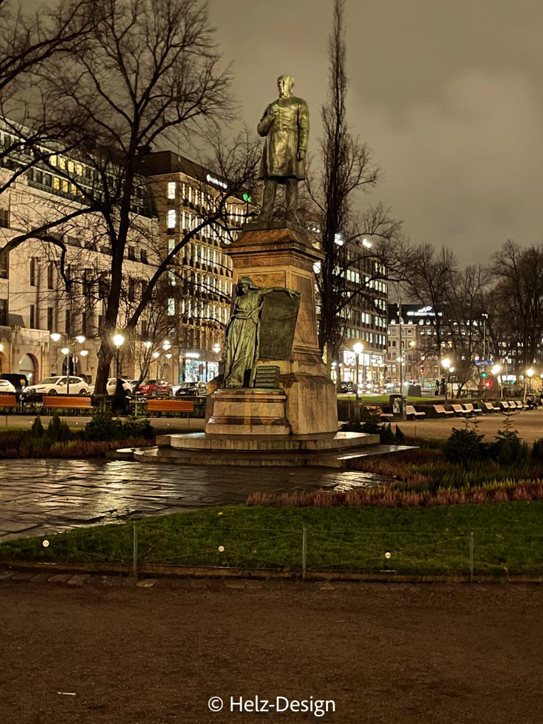 Mr Runeberg / Statue Johan Ludvig Runeberg
