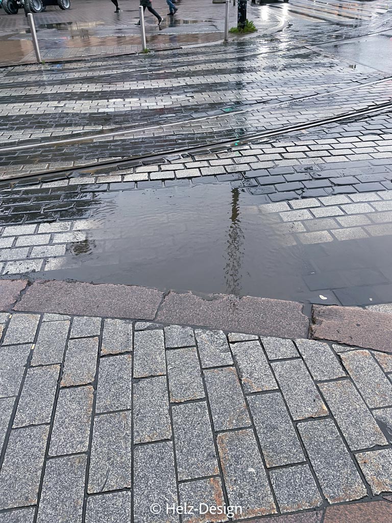 Pfütze auf der Mikkonkatu